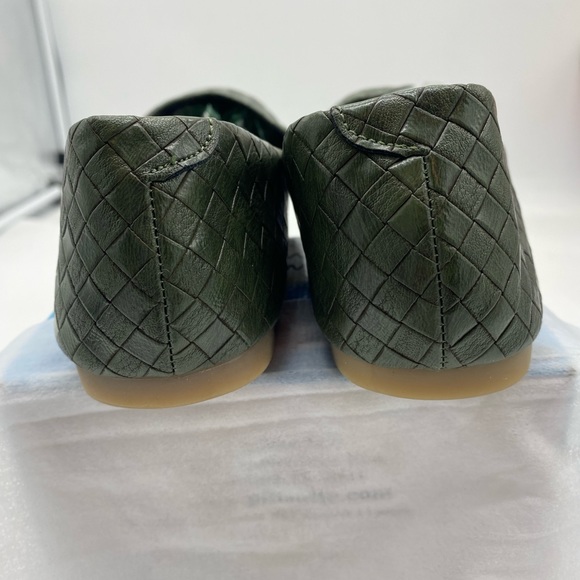 Green flat fashion shoes , new no box 2x15.00 - Picture 2 of 2